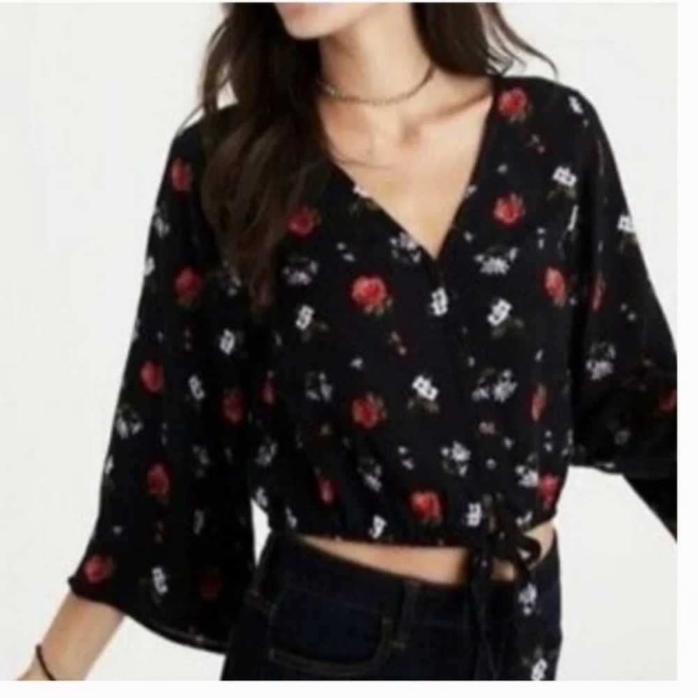 American Eagle Bell Sleeve Floral Top